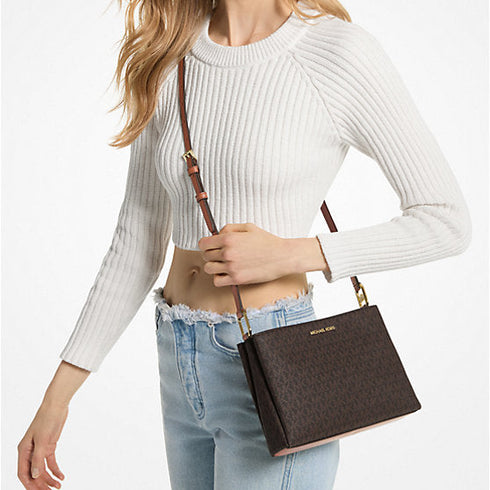 Crossbody Michael Kors Trisha 3 secciones café monograma