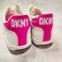 Zapatilla mujer DKNY logo fucsia