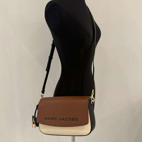 Cartera Marc Jacobs Bold Saddle de hombro convertible piel (reserva al whatsapp)