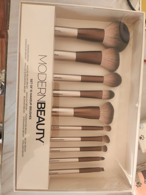 Set brochas MODERNBEAUTY de maquillaje 10 un.